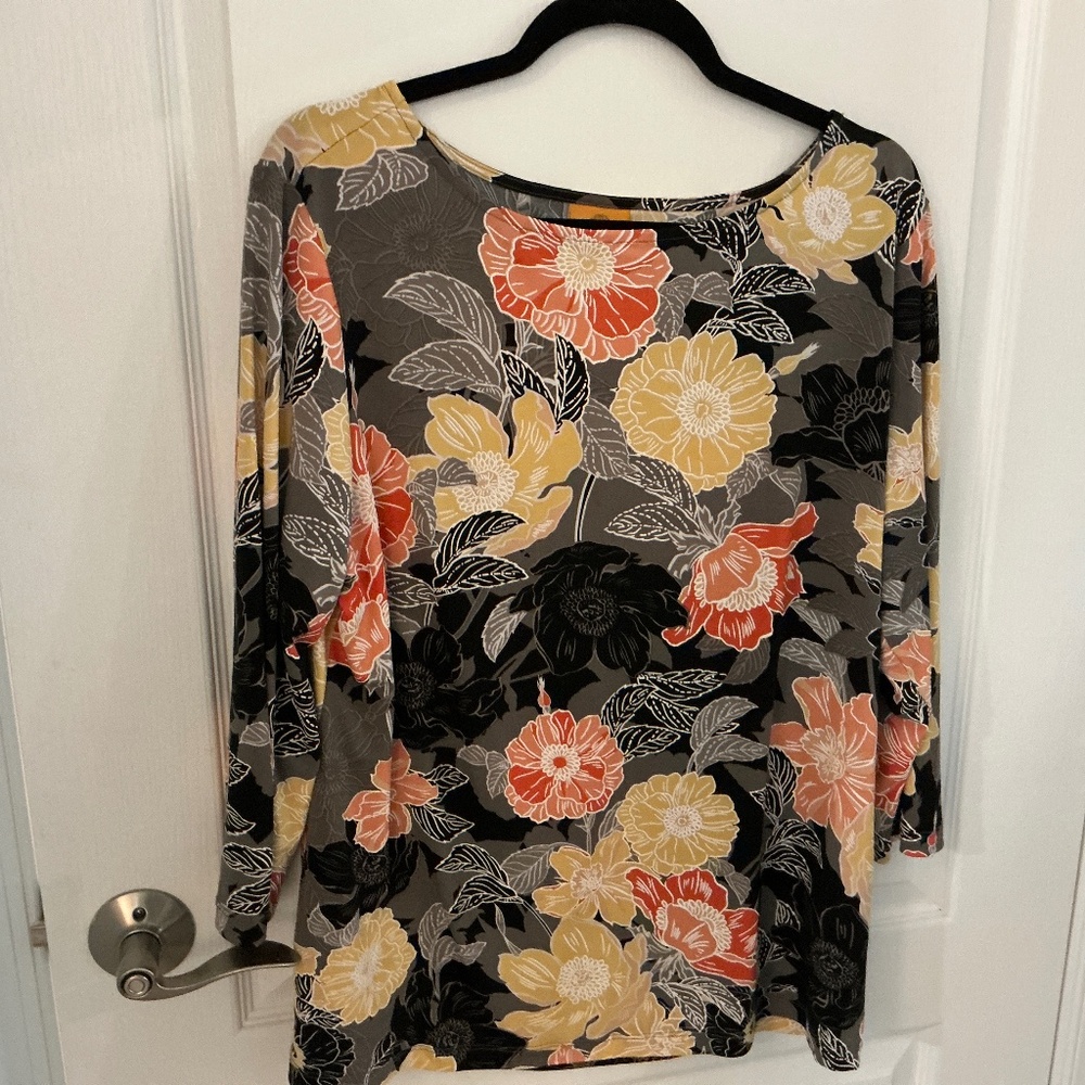 Red Ruby XL 3/4 sleeve floral top